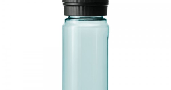 YETI Yonder 600 ml/20 oz Water Bottle with Yonder Chug Cap, Seafoam